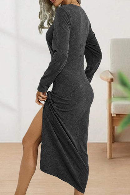 Effortlessly Elegant Dress with a Timeless Design
