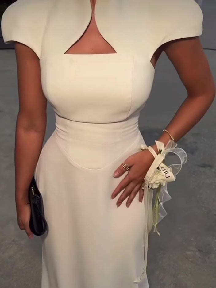 Effortlessly Elegant Dress with a Timeless Design