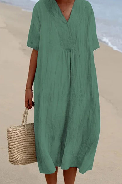 Effortlessly Elegant Dress with a Timeless Design