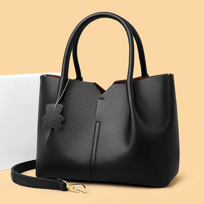 Gracefully Styled Bag for Any Occasion