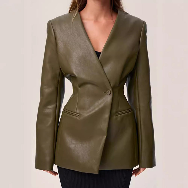 Gracefully Styled Coat for Any Occasion