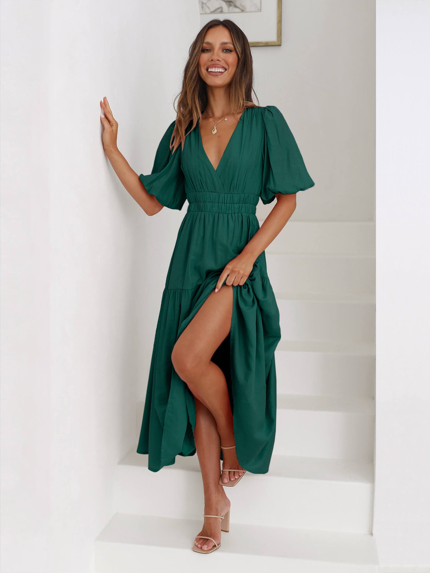 Well Tailored Dress with a Graceful Silhouette