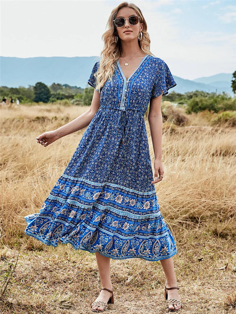 Beautifully Finished Dress in a Timeless Design