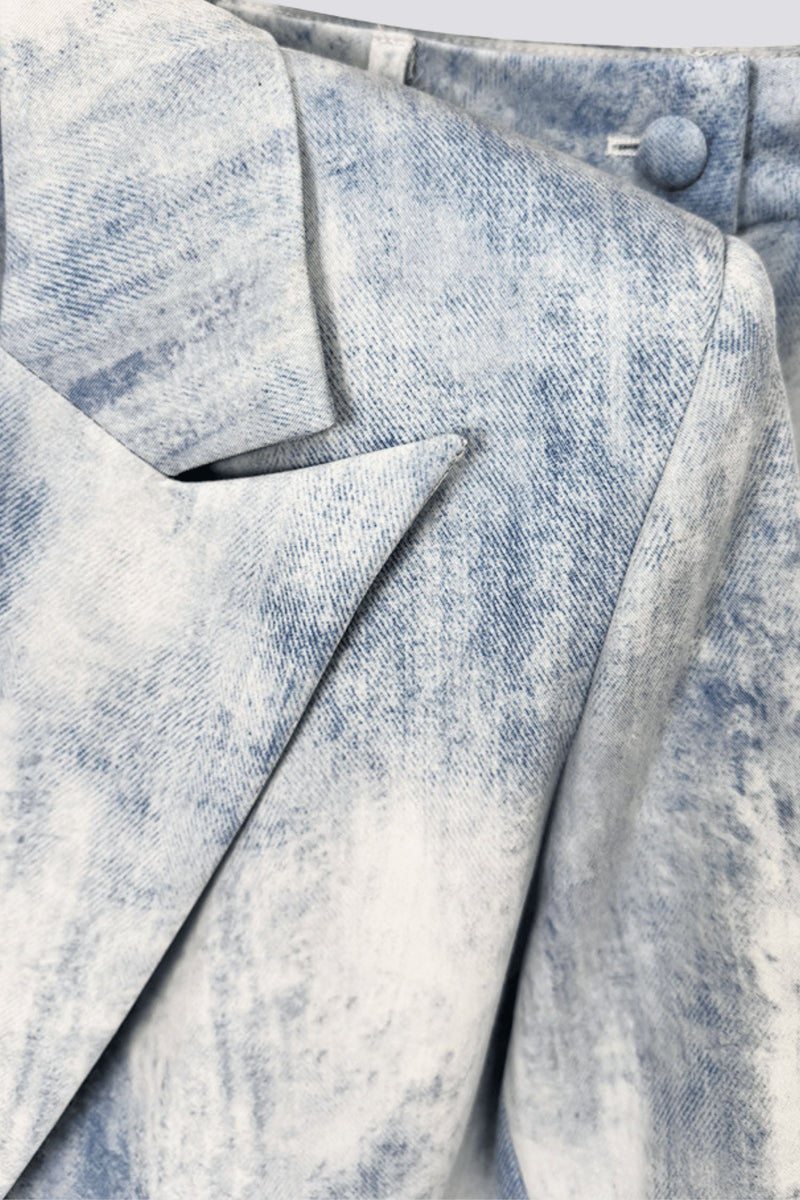 Beautifully Finished Garment in a Timeless Design