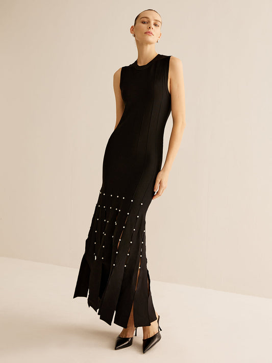 Well Tailored Sweater with a Graceful Silhouette