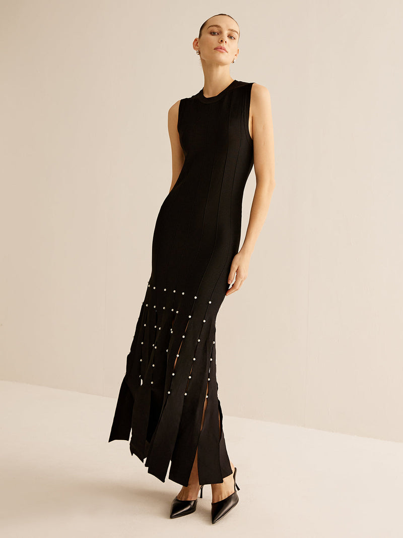 Well Tailored Sweater with a Graceful Silhouette