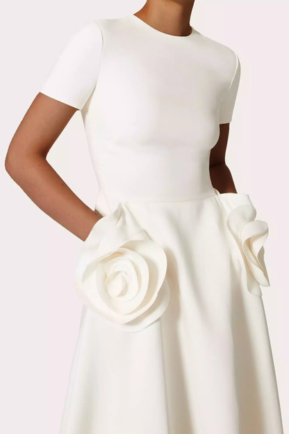Classic Vintage Dress with a Flattering Fit