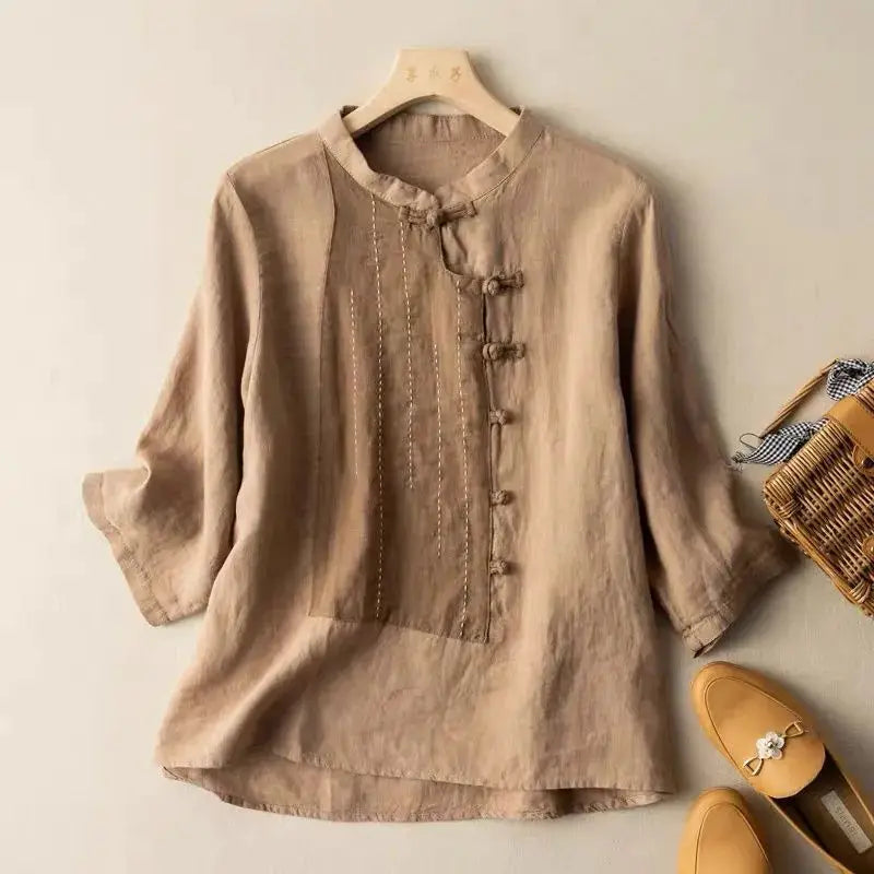 Sophisticated Blouse with a Clean Classic Look