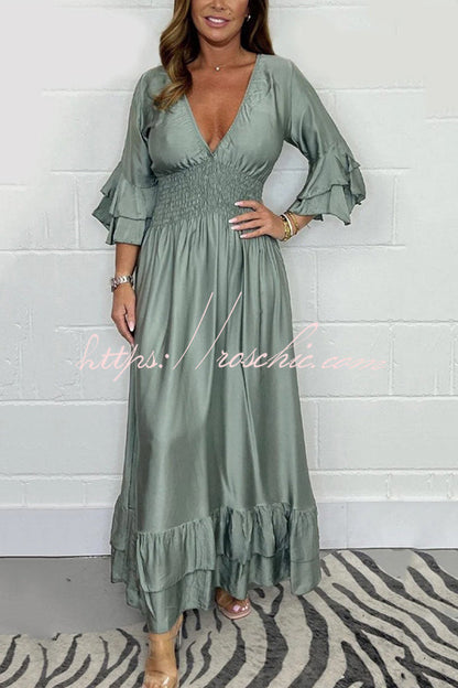 Beautifully Crafted Dress in a Classic Style
