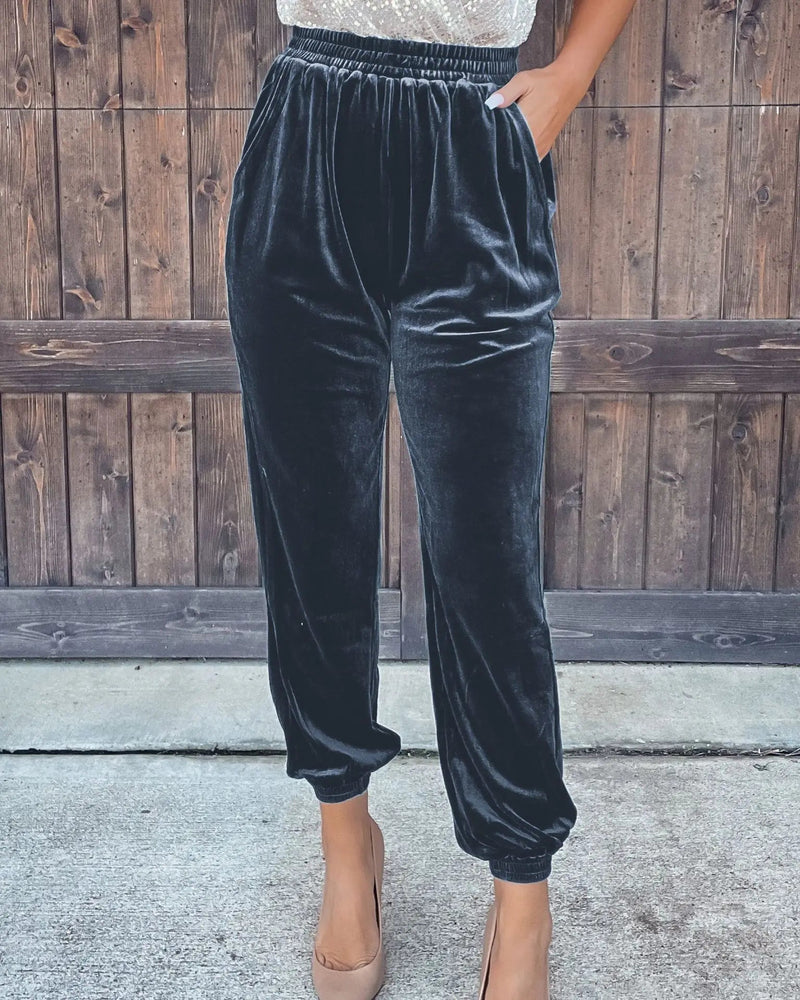 Gracefully Styled Pants for Any Occasion