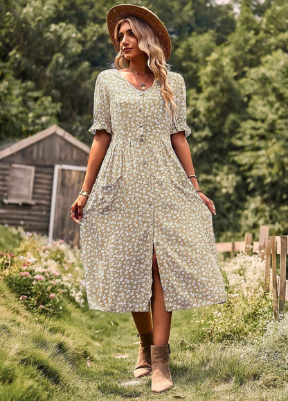 Classic Vintage Dress with a Flattering Fit