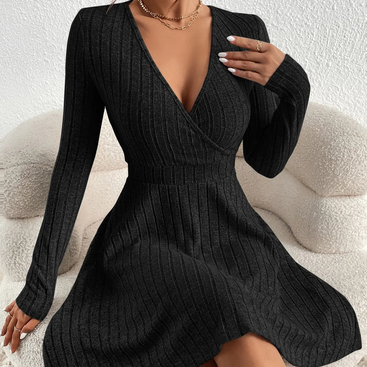Well Tailored Dress with a Graceful Silhouette