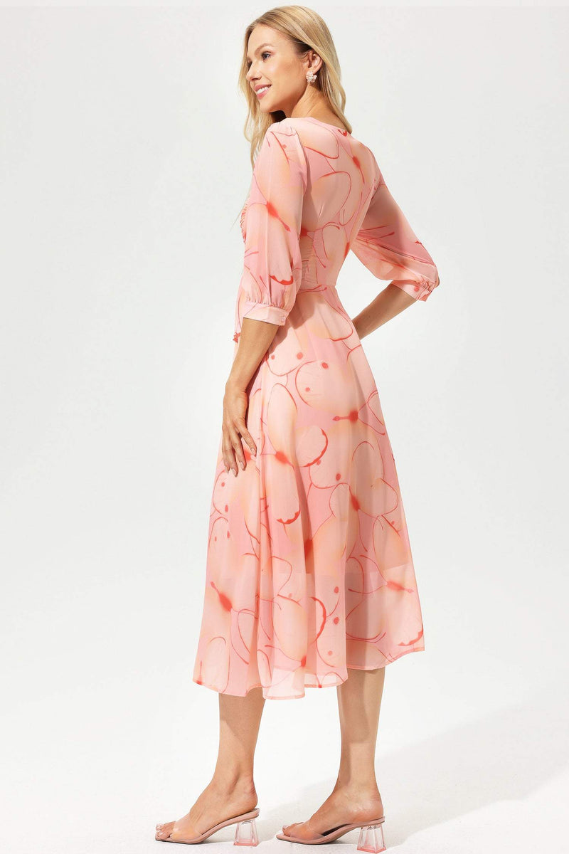 Effortlessly Elegant Dress with a Timeless Design