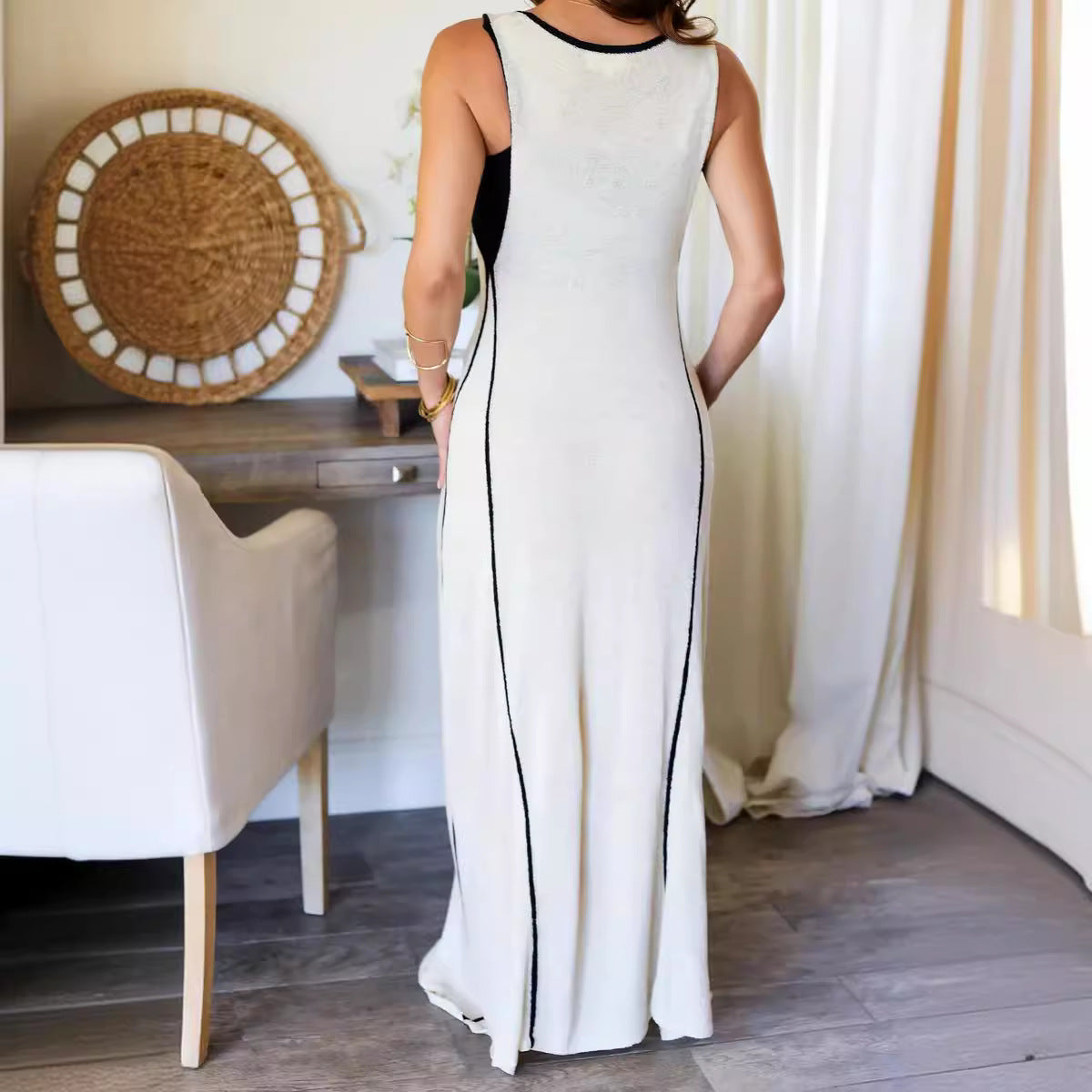 Effortlessly Elegant Dress with a Timeless Design