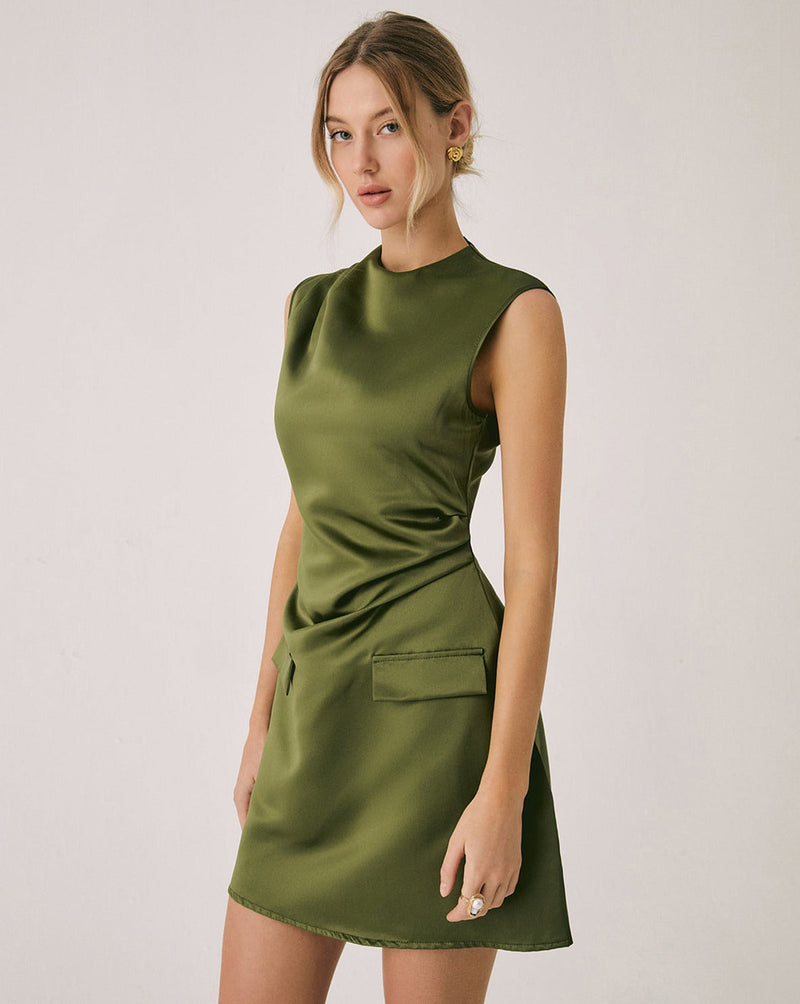 Well Tailored Dress with a Graceful Silhouette