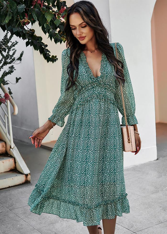 A Vintage Style Dress with Delicate Timeless Details
