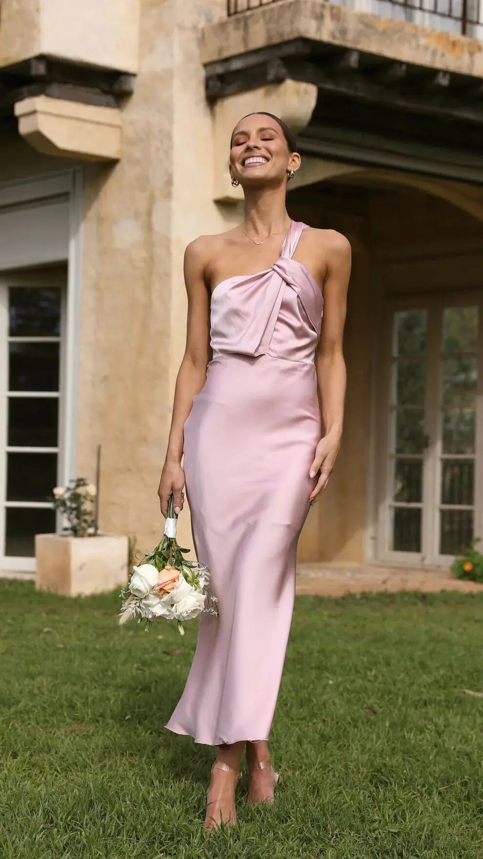 Beautifully Finished Dress in a Timeless Design