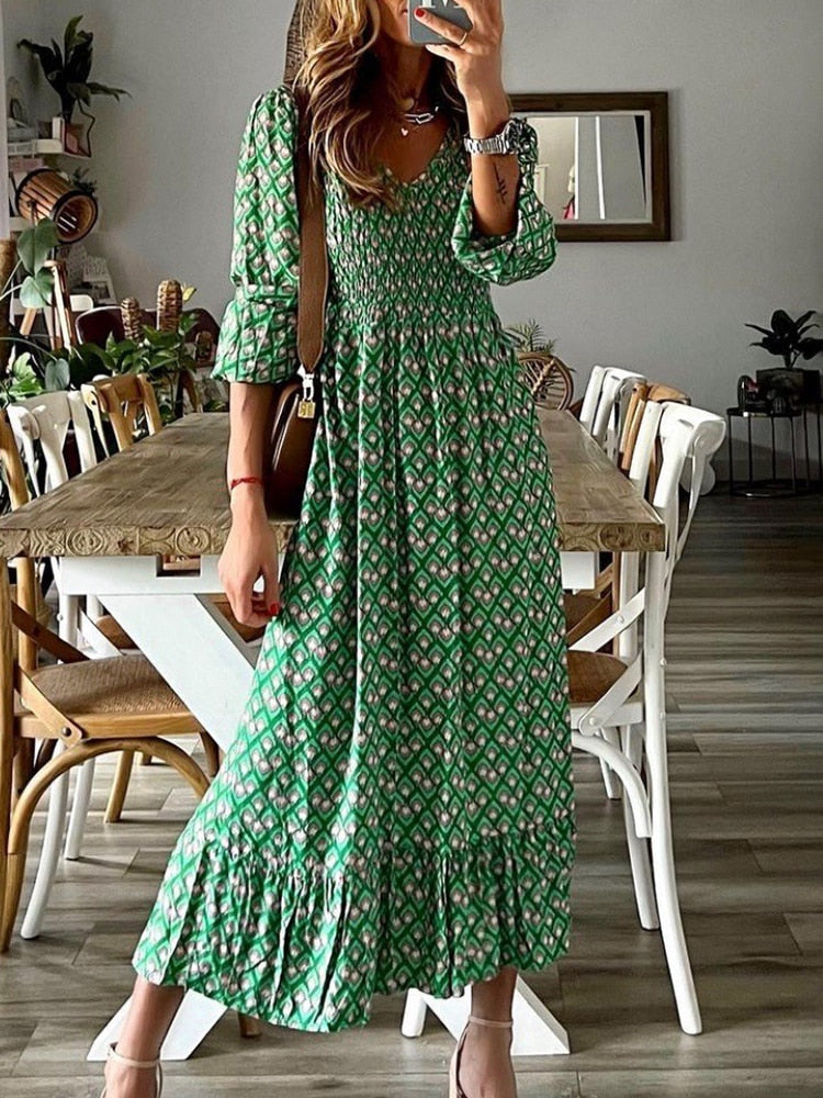 Well Tailored Dress with a Graceful Silhouette
