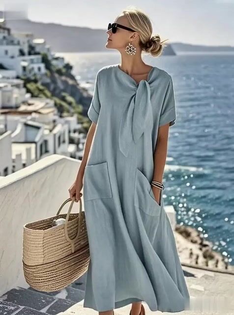 Beautifully Finished Dress in a Timeless Design