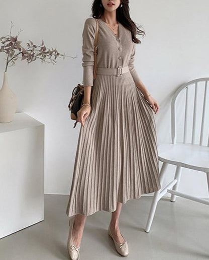 Well Tailored Dress with a Graceful Silhouette