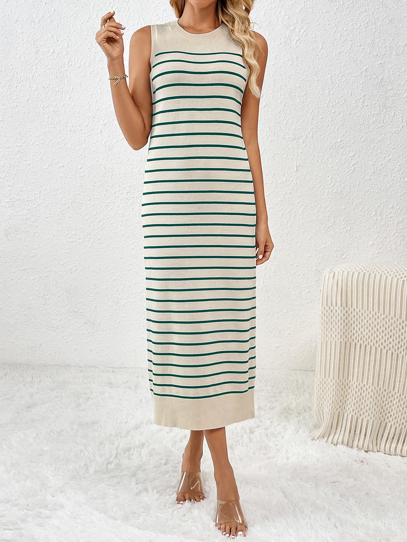 Well Tailored Dress with a Graceful Silhouette