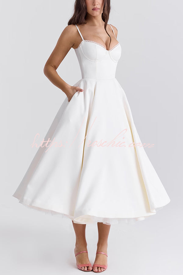 Well Tailored Dress with a Graceful Silhouette