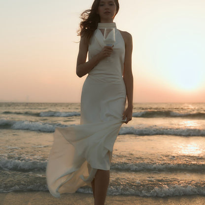 Beautifully Finished Dress in a Timeless Design
