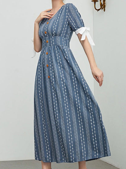 Effortlessly Elegant Dress with a Timeless Design