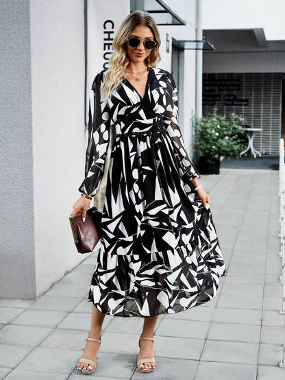 Well Tailored Dress with a Graceful Silhouette