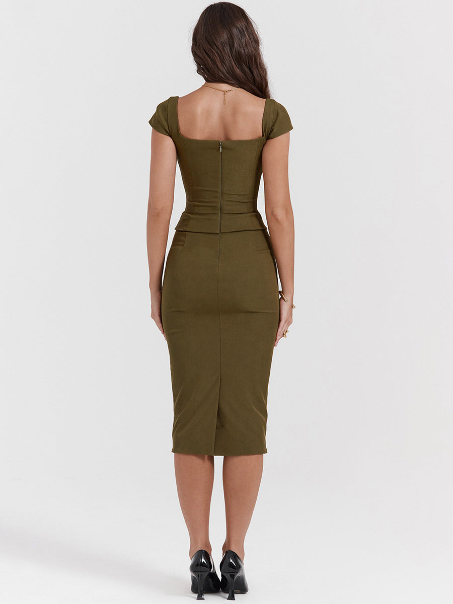 Well Tailored Dress with a Graceful Silhouette