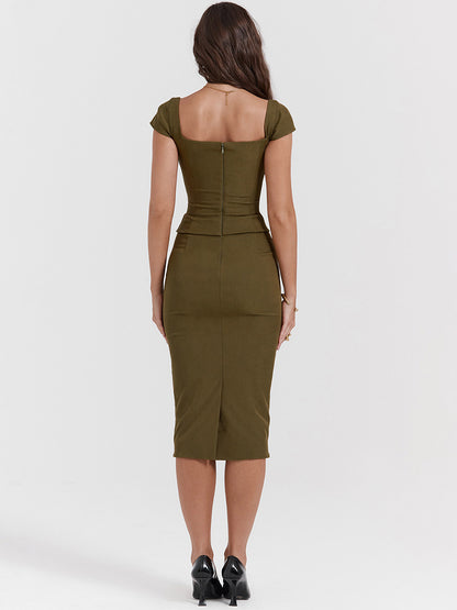 Well Tailored Dress with a Graceful Silhouette