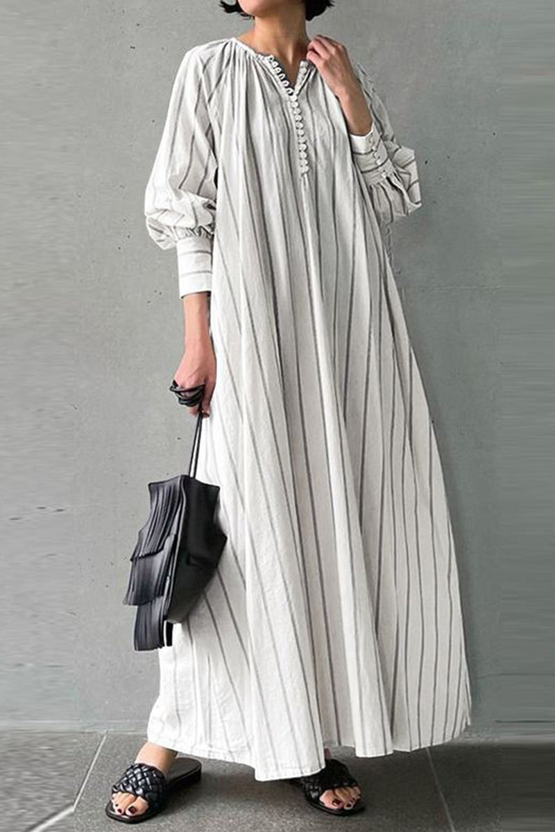 Beautifully Finished Dress in a Timeless Design