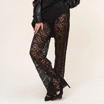 Effortlessly Elegant Pants with a Timeless Design