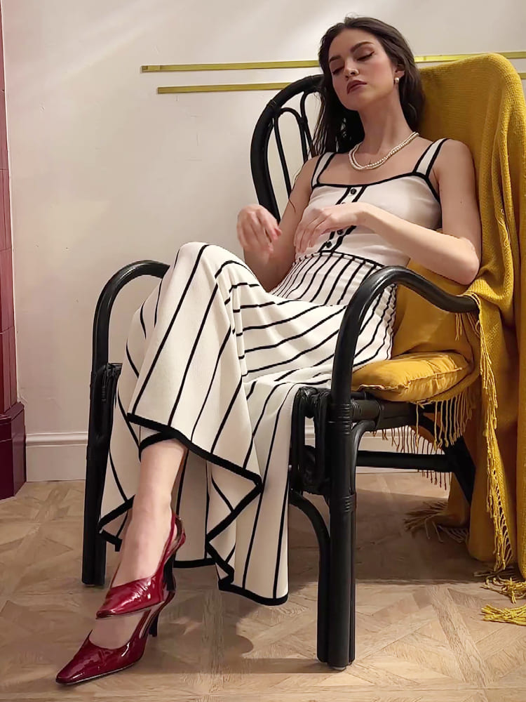 Well Tailored Dress with a Graceful Silhouette