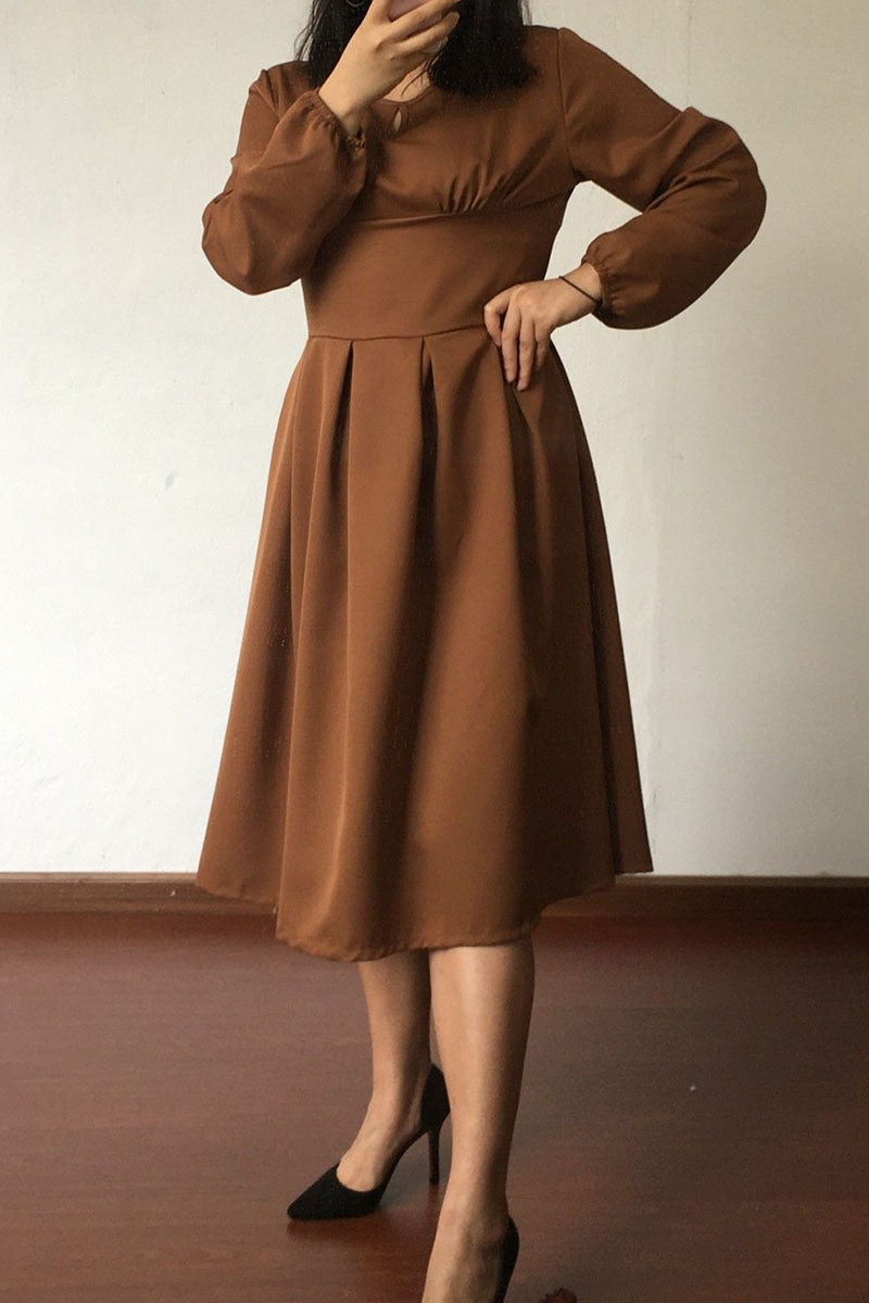 Classic Vintage Dress with a Flattering Fit