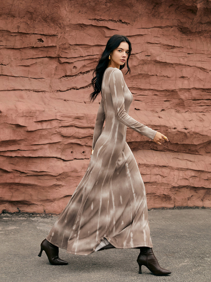 Classic Vintage Dress with a Flattering Fit