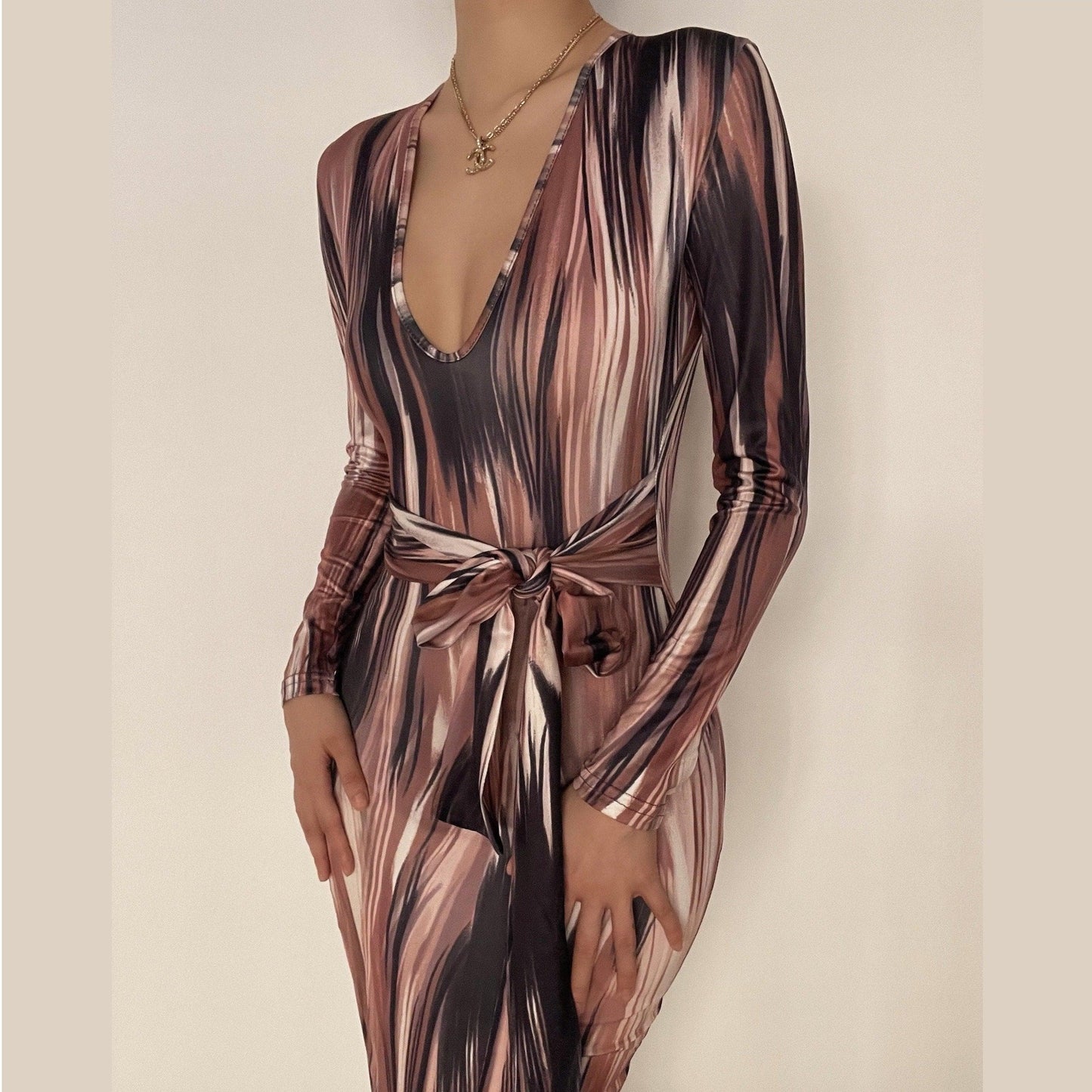 Sophisticated Dress with a Clean Classic Look