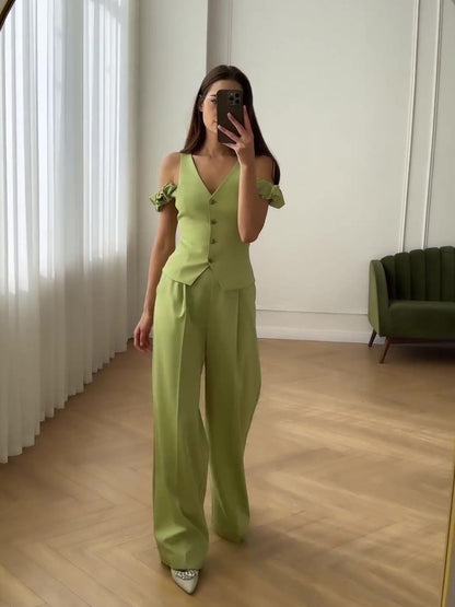 Beautifully Finished Pants in a Timeless Design