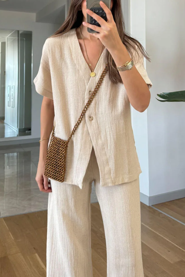 Classic Vintage Pants with a Flattering Fit
