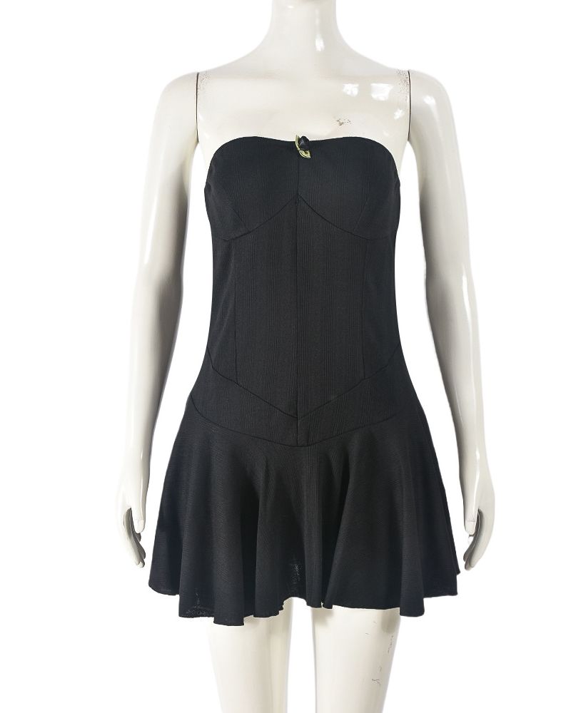 Well Tailored Dress with a Graceful Silhouette
