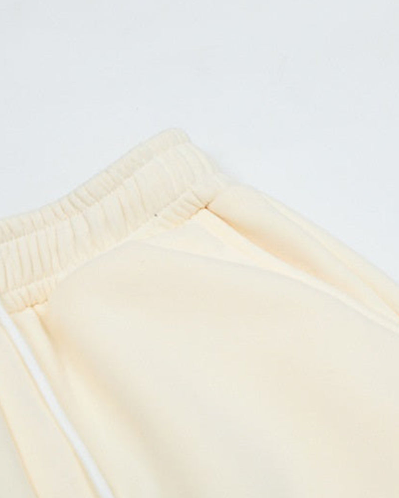Elegantly Styled Pants for Everyday Wear