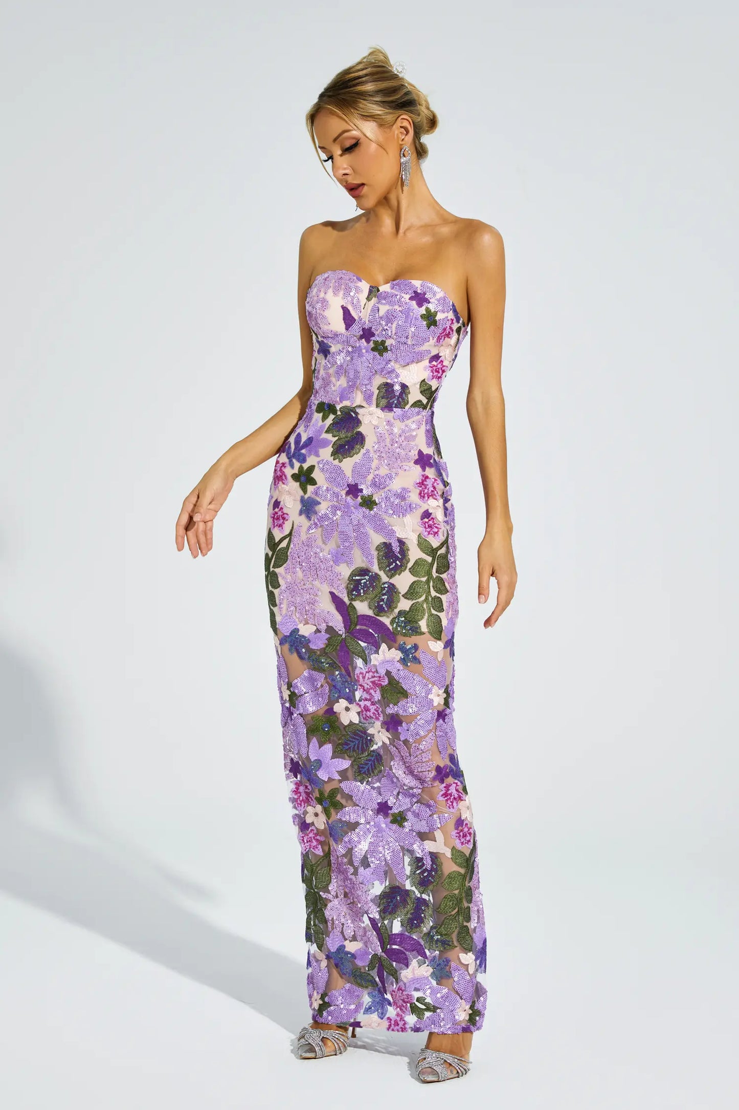 Classic Vintage Dress with a Flattering Fit