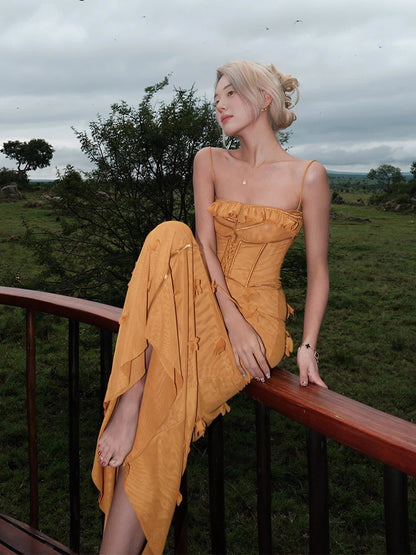 Beautifully Finished Dress in a Timeless Design