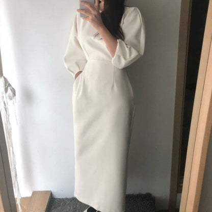 Classic Vintage Dress with a Flattering Fit