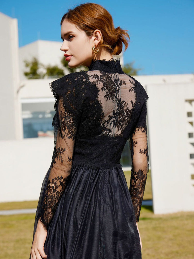 Effortlessly Elegant Dress with a Timeless Design