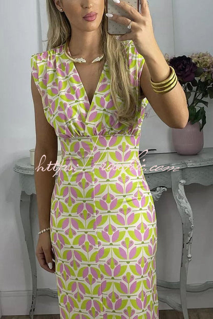 Effortlessly Elegant Dress with a Timeless Design
