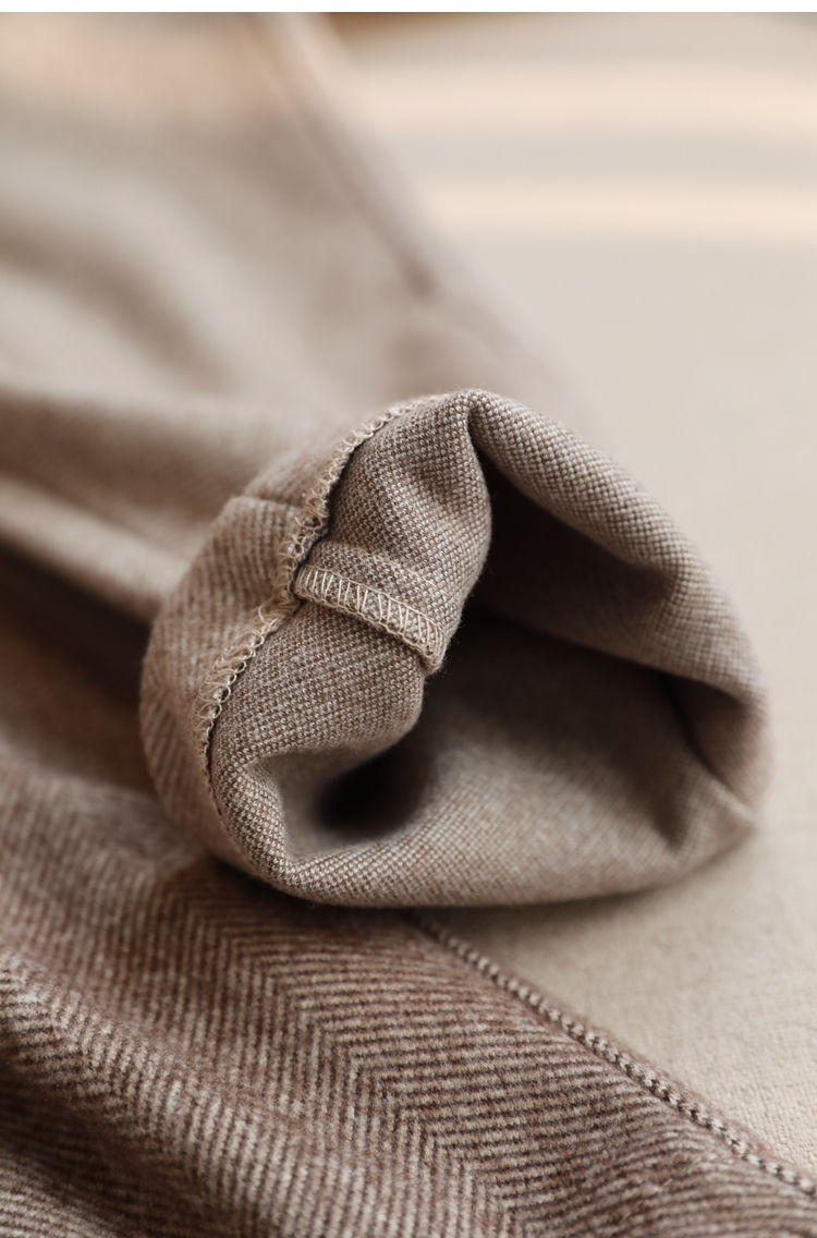 Well Tailored Pants with a Graceful Silhouette
