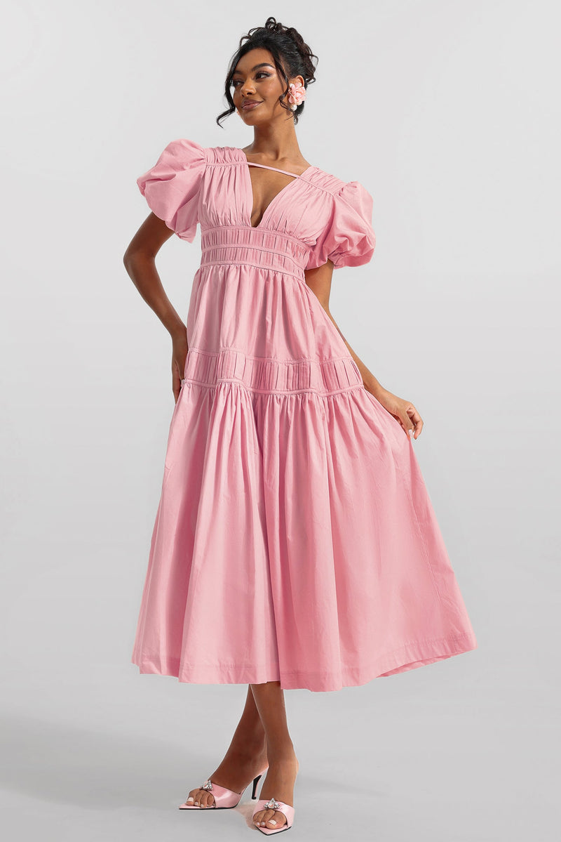 Well Tailored Dress with a Graceful Silhouette