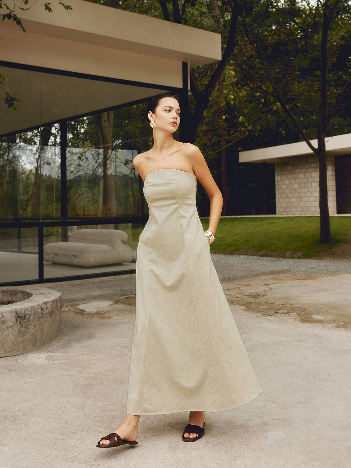 Classic Vintage Dress with a Flattering Fit