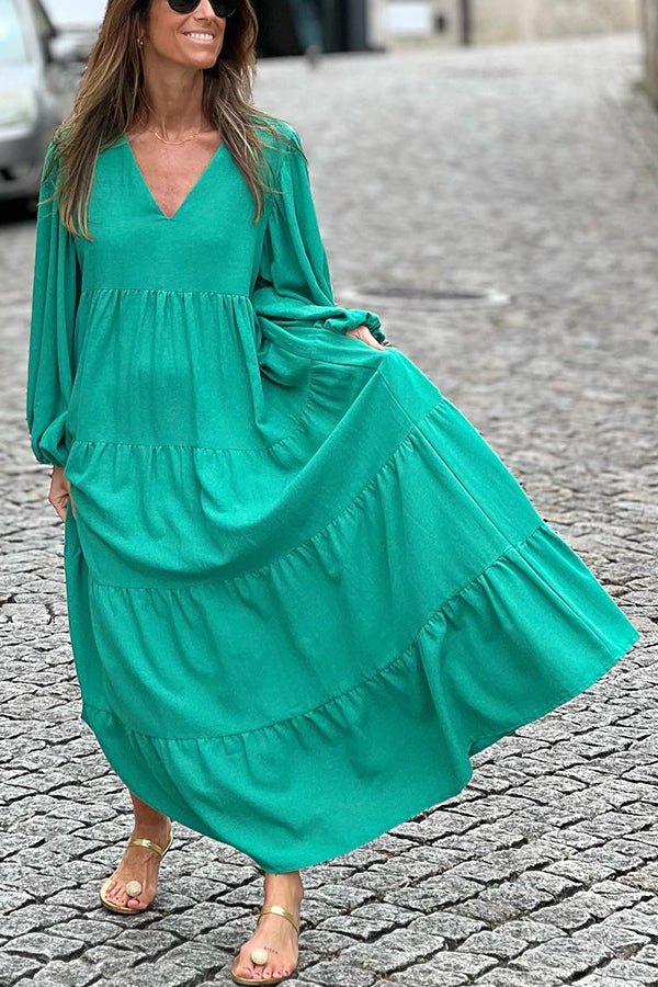 Beautifully Finished Dress in a Timeless Design